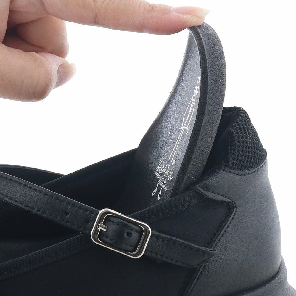 肉厚クッションのカップインソールで足裏が痛くなりにくい