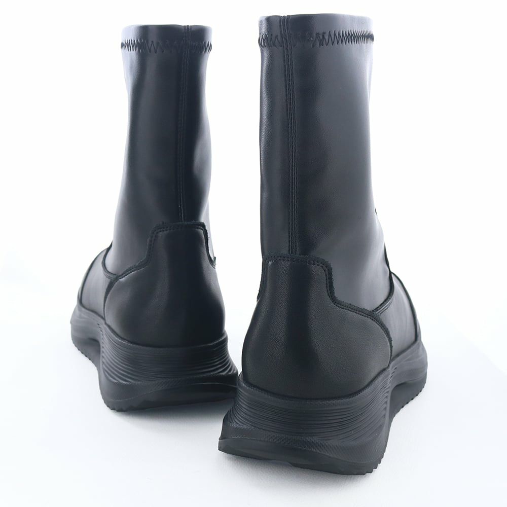 一日歩き回る日にも大活躍する『疲れないブーツ』です