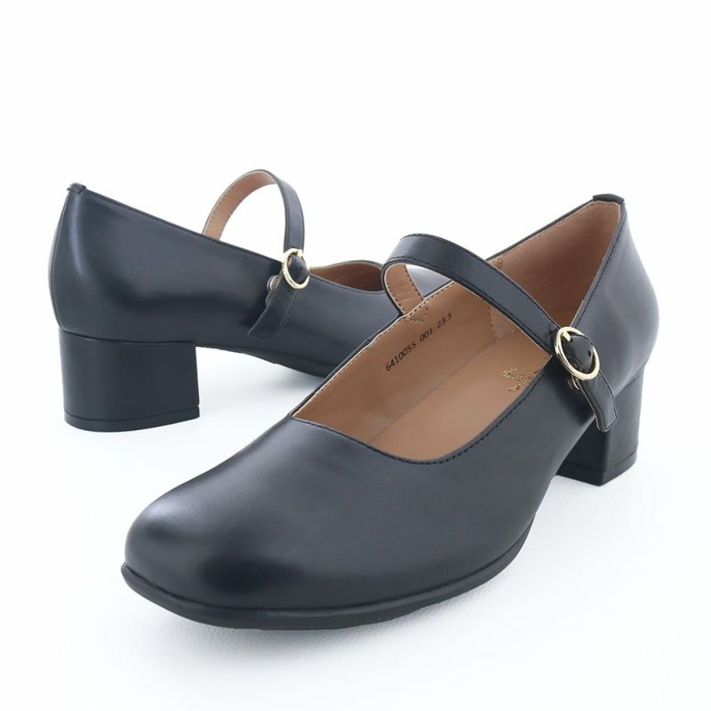 オンオフ問わず使えるベーシックなブラック