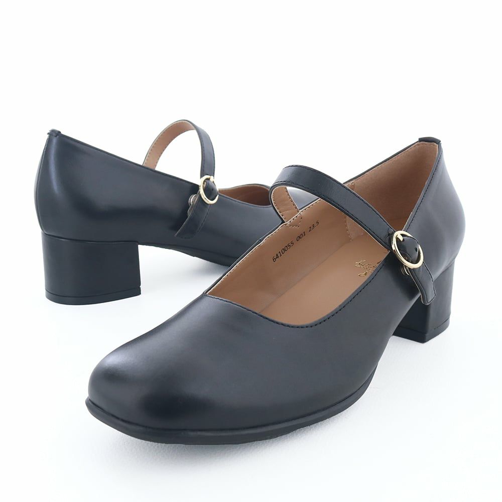 オンオフ問わず使えるベーシックなブラック