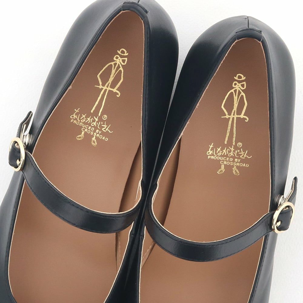 厚めのスポンジを敷いたインソールでふかふかの履き心地です