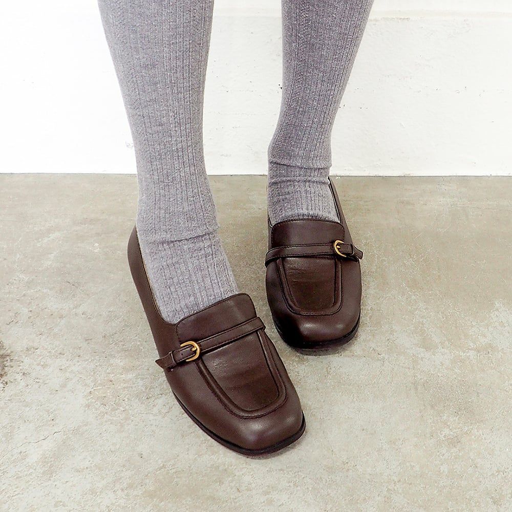 ダークブラウン