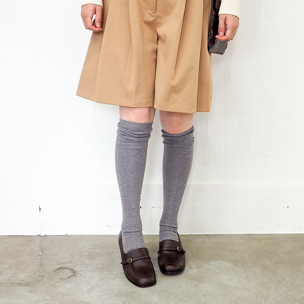 ダークブラウン