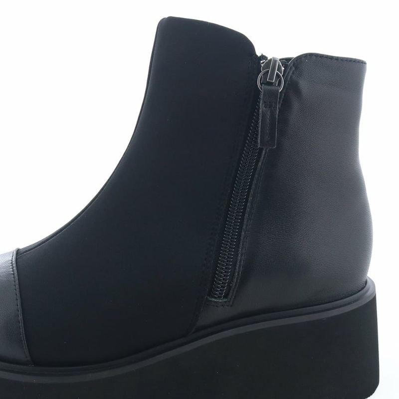 サイドのジップデザインもほどよいアクセントです（着脱は内側のファスナーで行います）