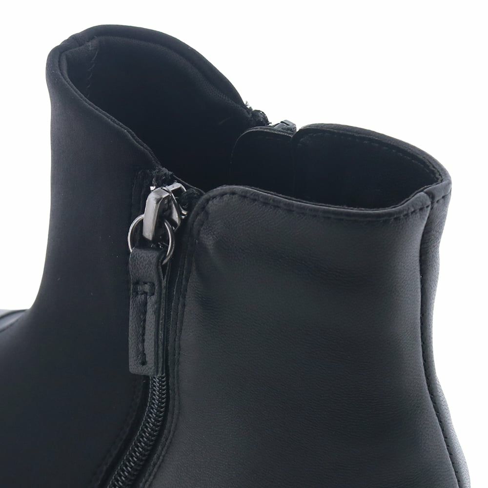 ソフトな素材使いで足あたりがよいのもポイント