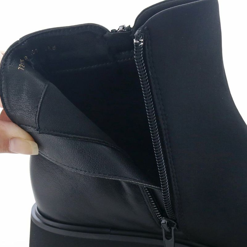 裏地もふっくらスポンジ生地でやさしく包まれます