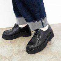 ブラック