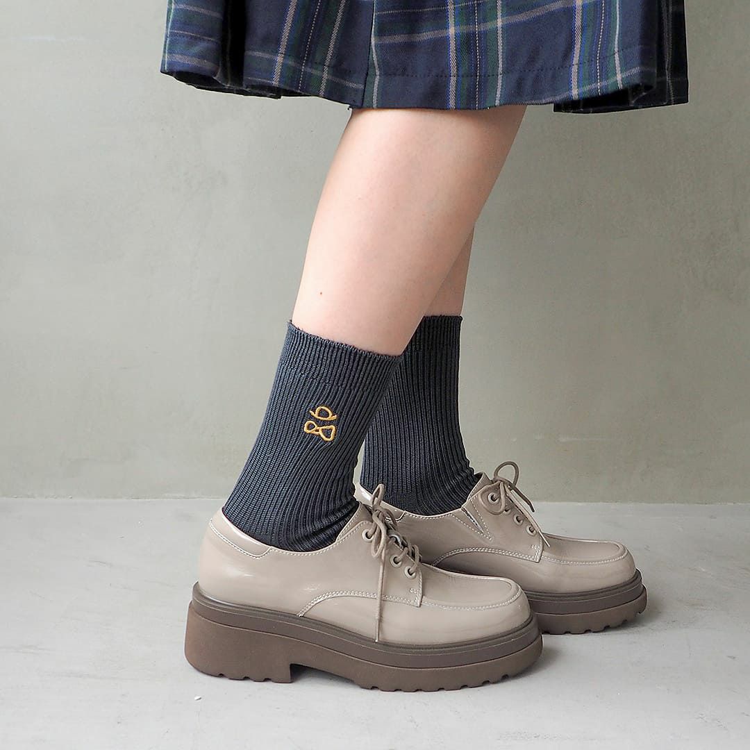 ライトグレージュ