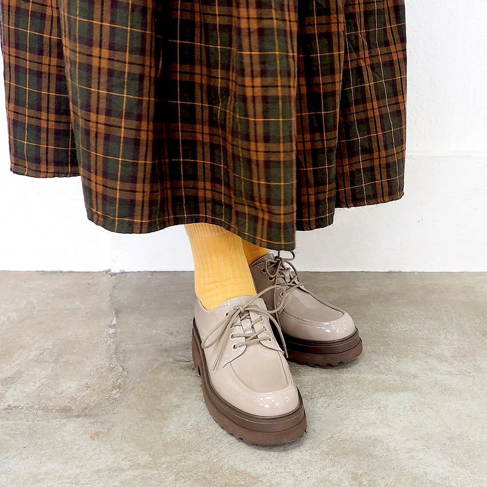 ライトグレージュ