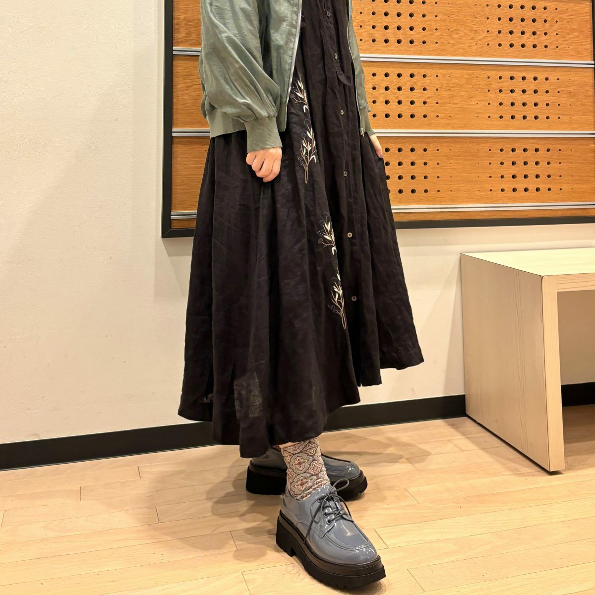 スタッフ着用：ブルーグレー