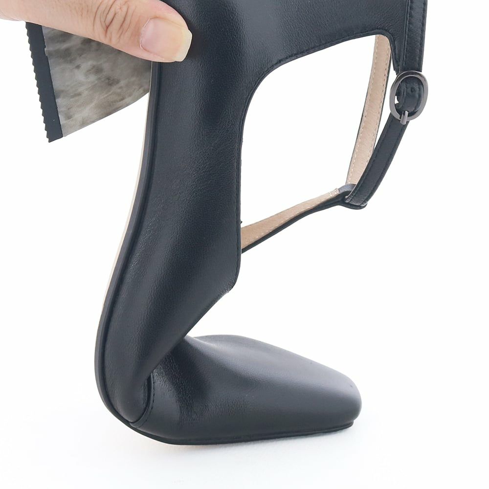 ソールの返りがよく、歩行もスムーズです