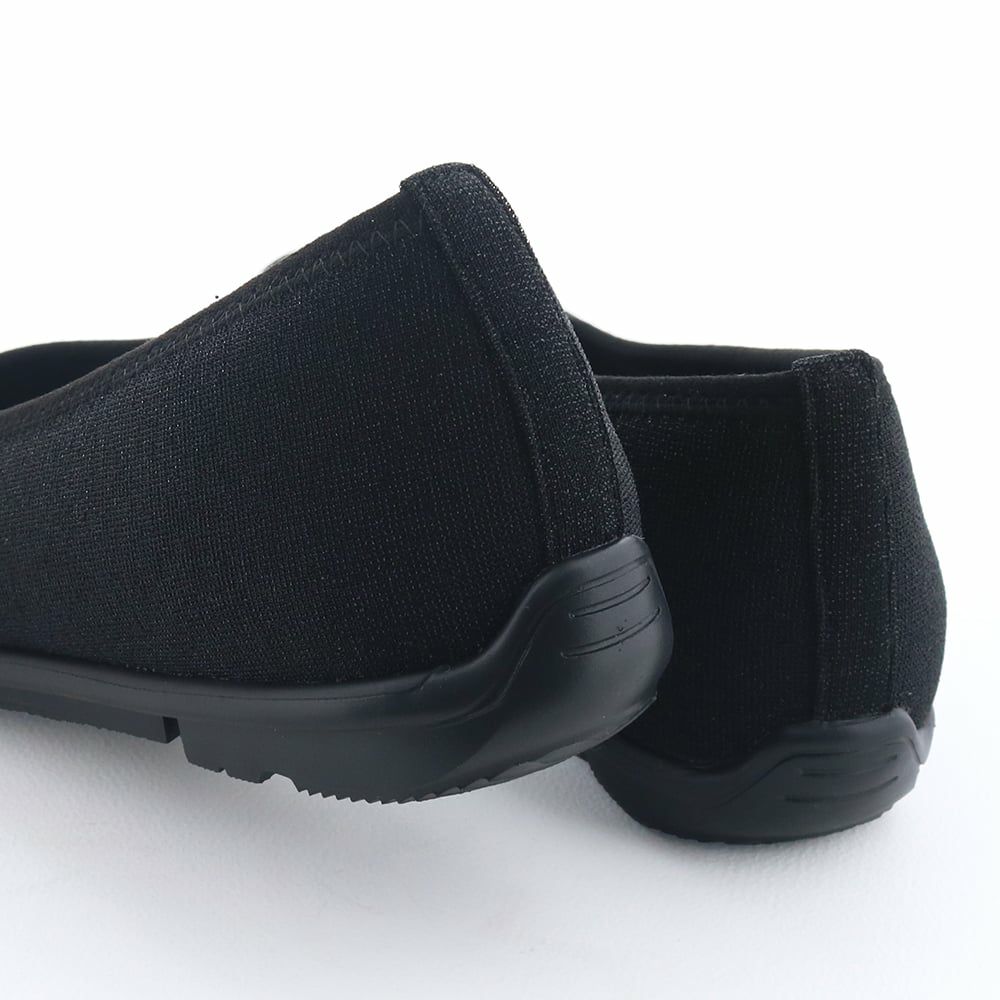 ヒールの高さ：約3.0cm（前底に1cmの厚みあり）