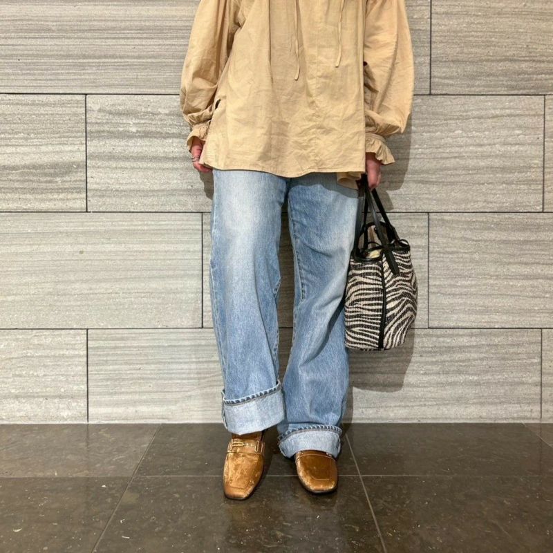 スタッフ着用：ブラウン