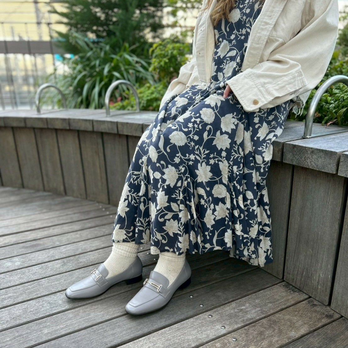 スタッフ着用：ライトグレー