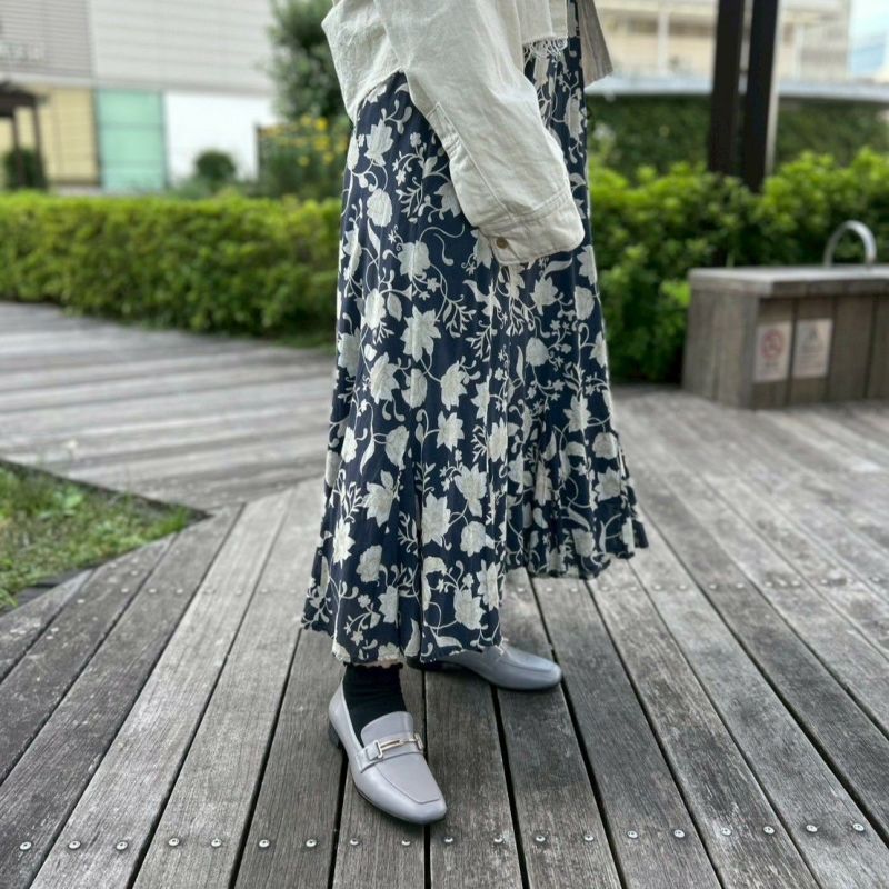 スタッフ着用：ライトグレー