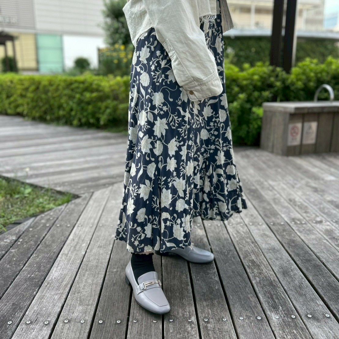 スタッフ着用：ライトグレー