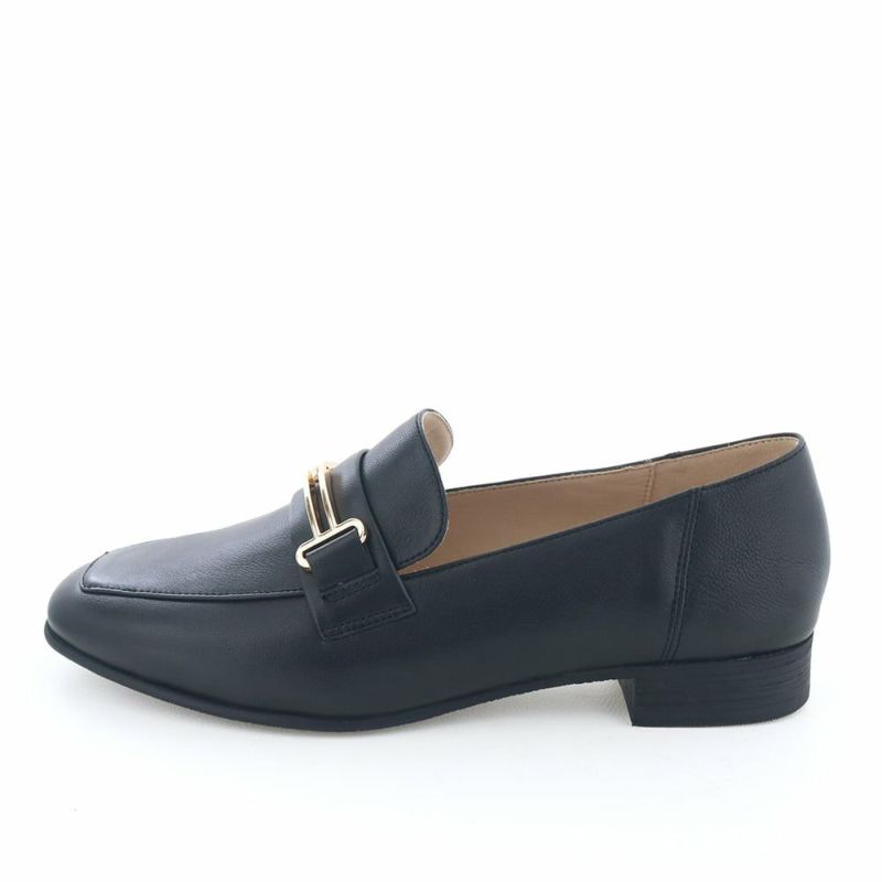 履き心地の良さがポイントのベーシックなビットローファー