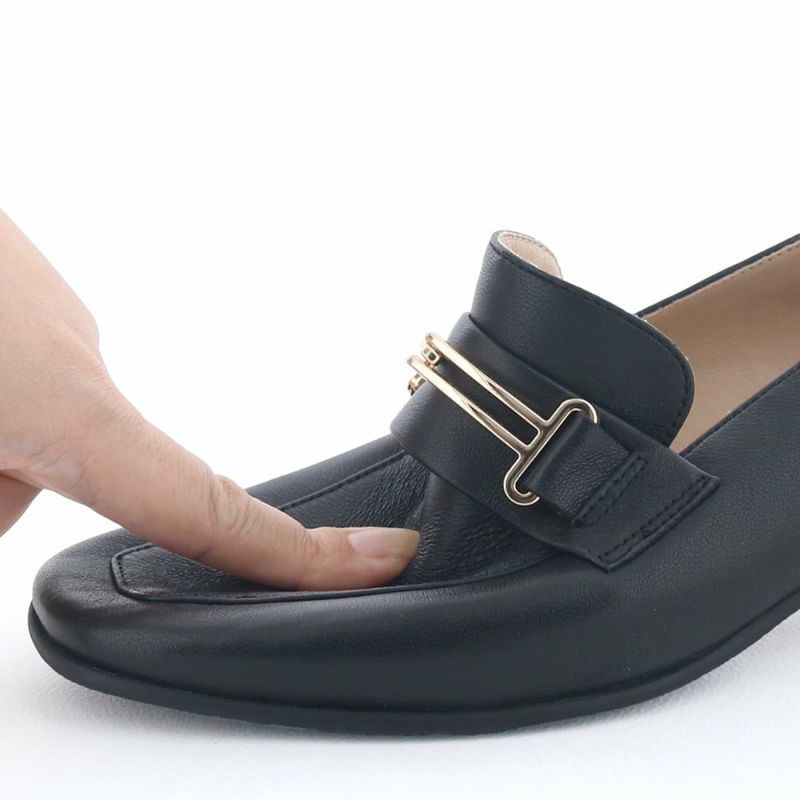 ソフトな作りで締め付けない。履くほどに足に馴染みます