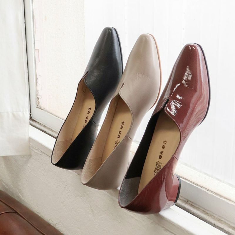 Vカットパンプス