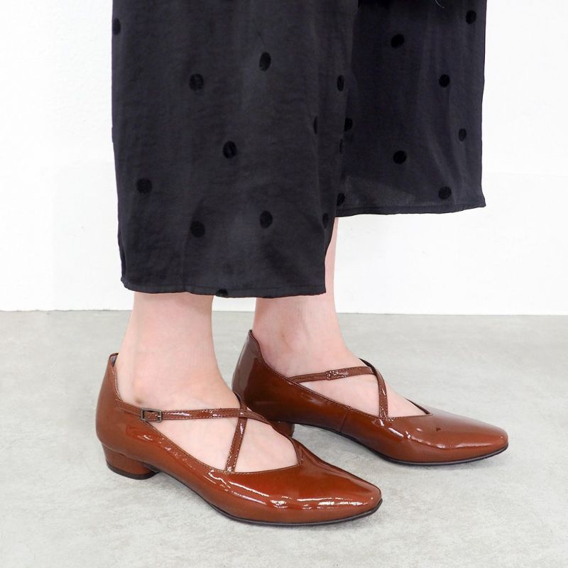 マロンブラウン