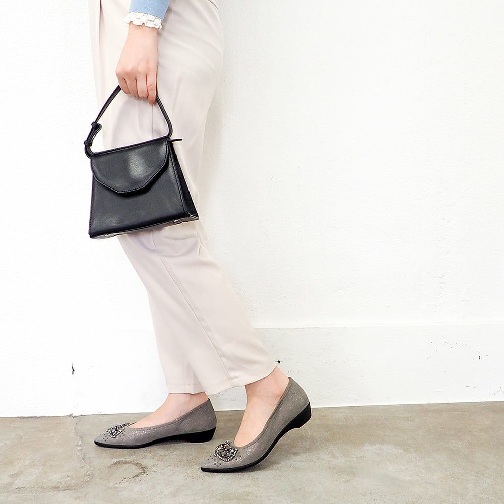 ガンメタリック