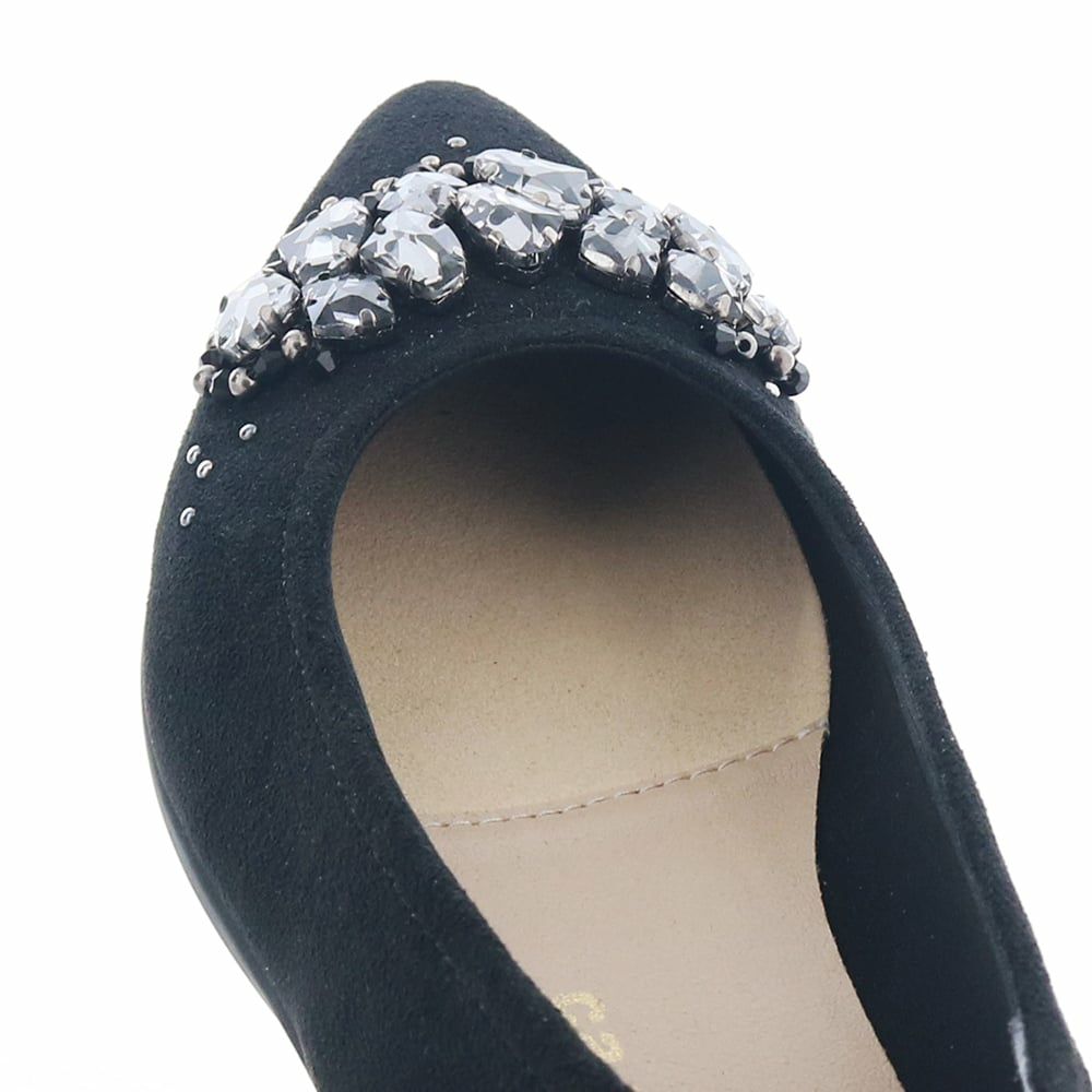 インソールは前半分を起毛素材に。吸湿性に優れ、滑りにくさも