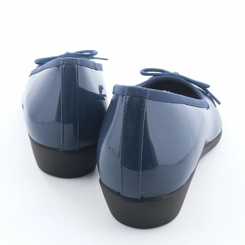 ブランドオリジナルのソールで歩きやすさもしっかり確保