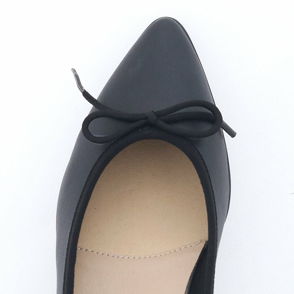 インソールもしっかりクッションを効かせ、足裏が痛くなりにくい