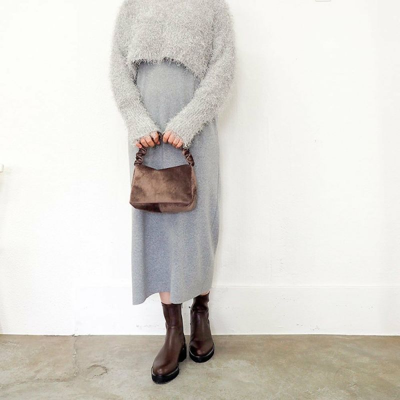 ダークブラウン