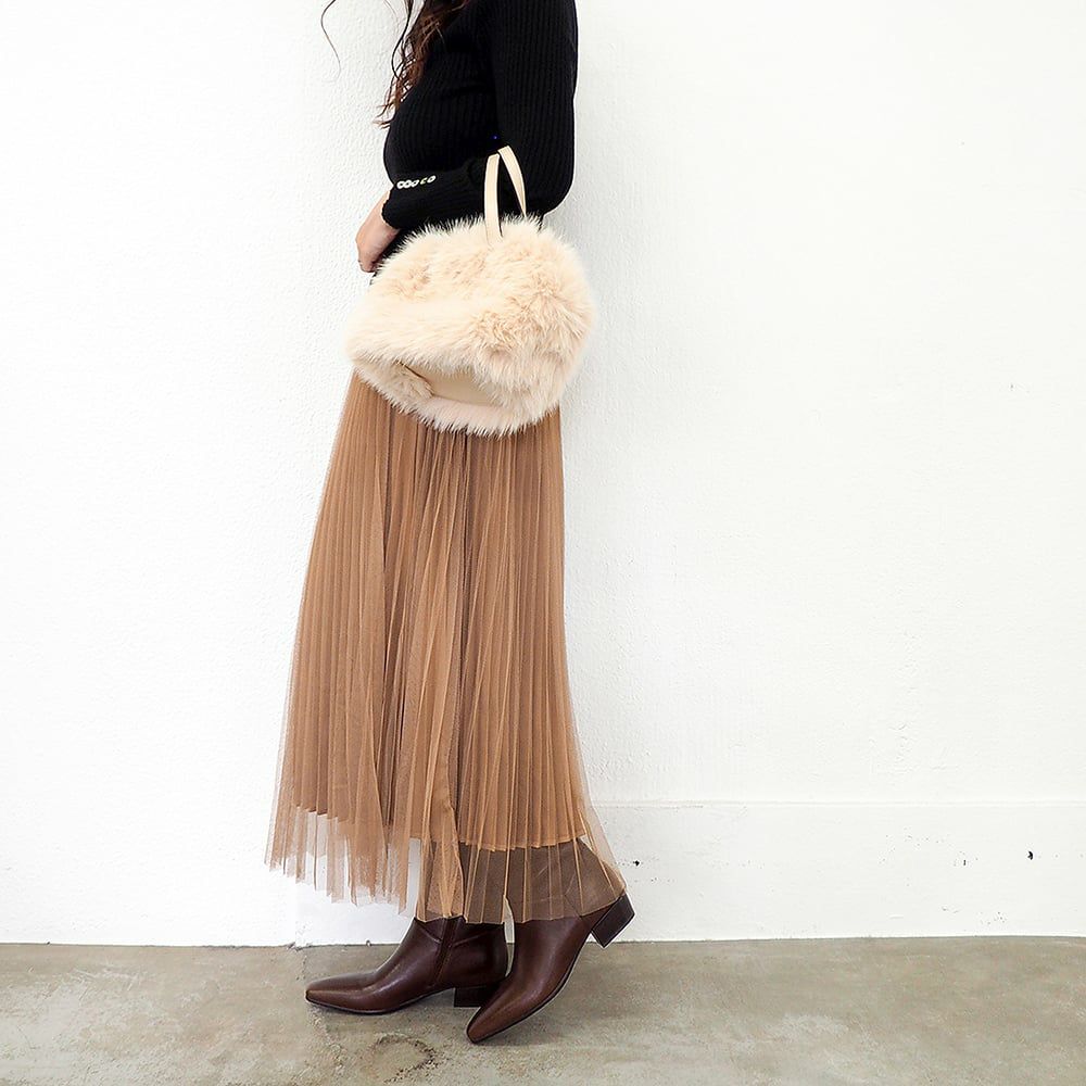 ダークブラウン