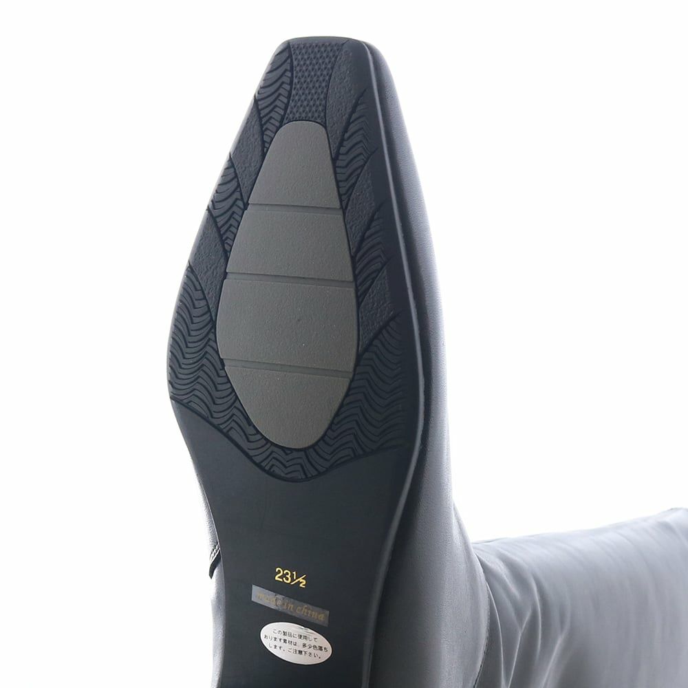 防滑ソールで滑りやすい床面も安心です