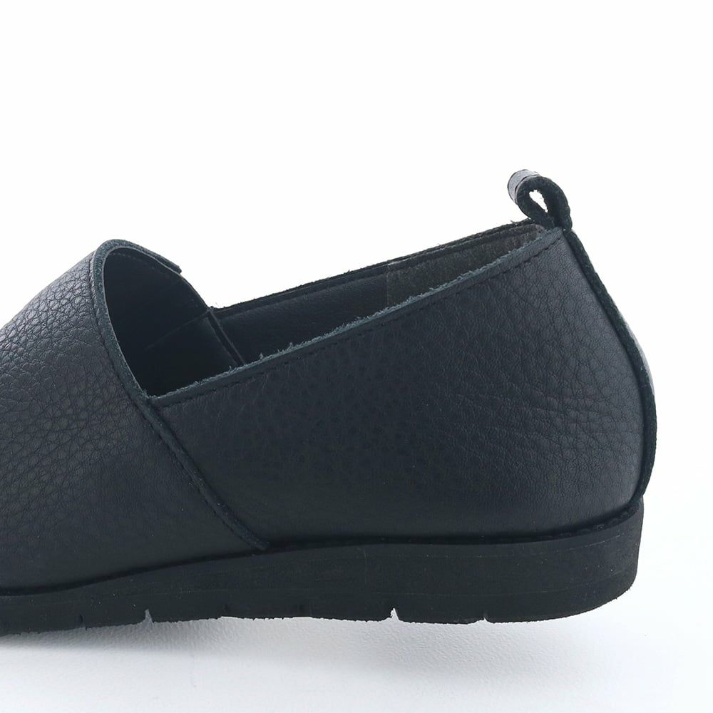 ヒールの高さ：約2.0cm