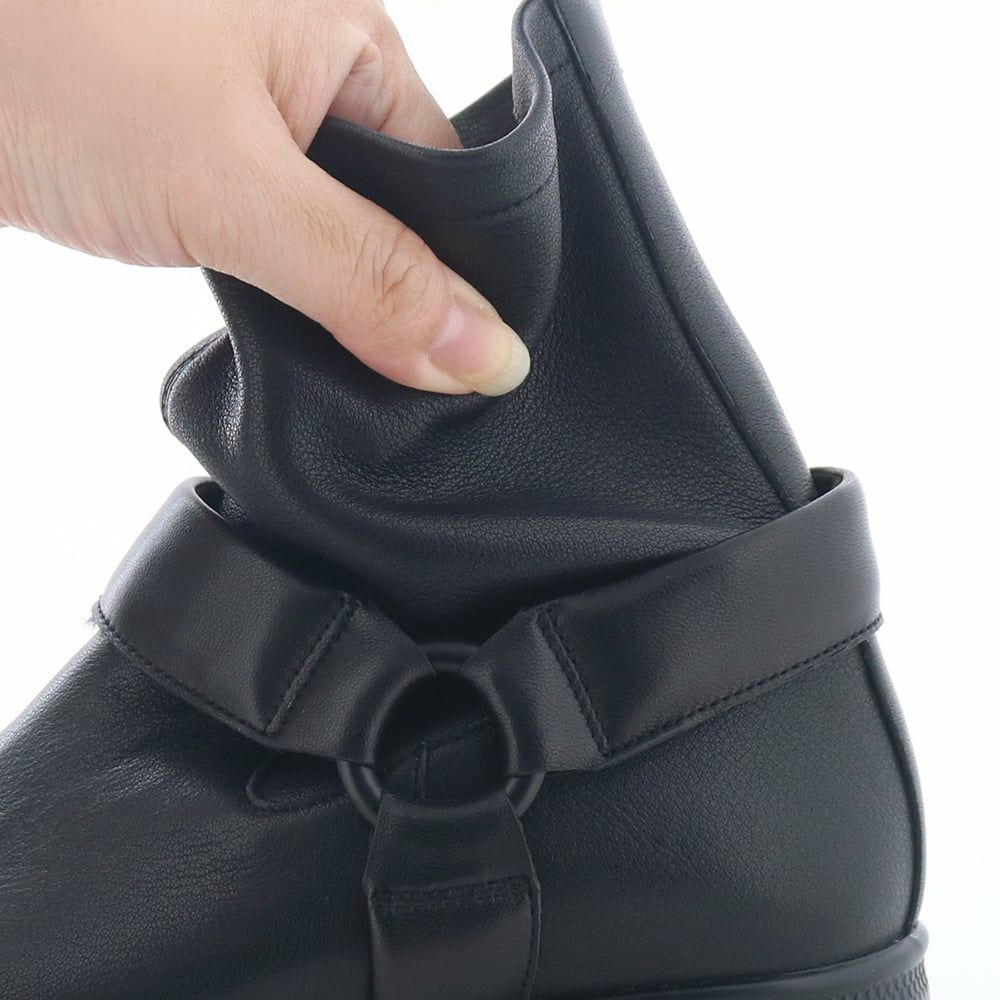 シャフトはやわらかなシープレザーで足あたりがソフト