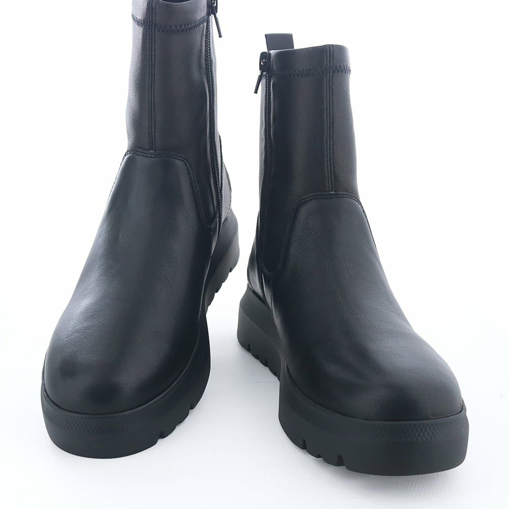 ANYOで人気の厚底モールドソールを使用した履き心地の良さが魅力です