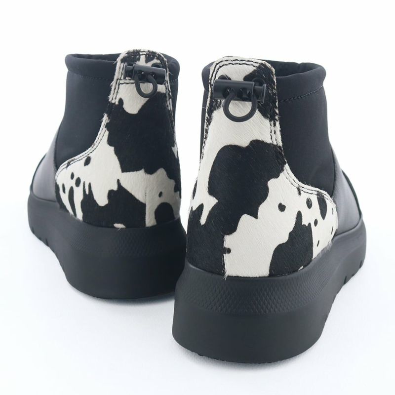 ANYOではおなじみのバックのアニマルプリントがコーデのアクセントに