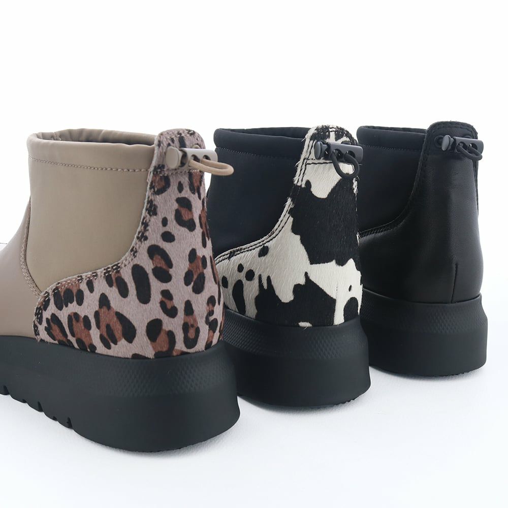 カラーによって異なる柄や素材がポイントです