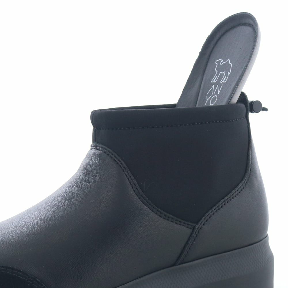 インソールは取り外し可能です