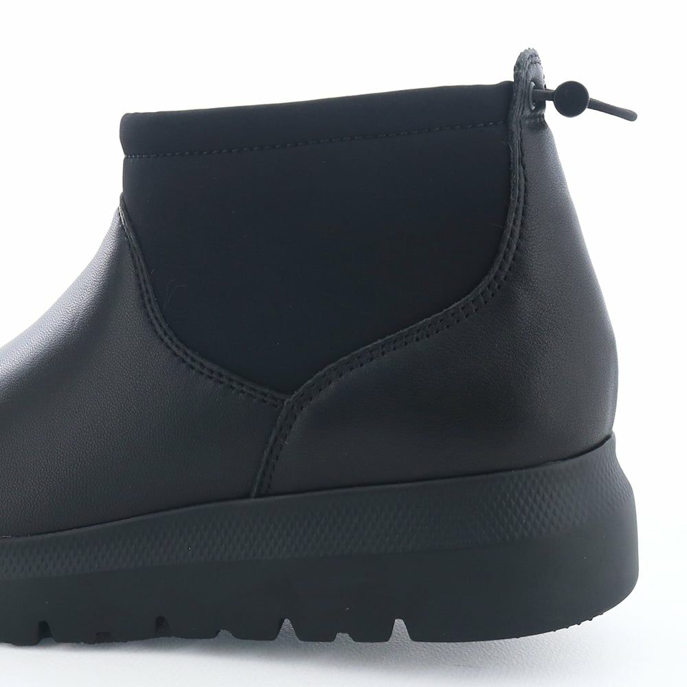 ヒールの高さ：約4.5cm