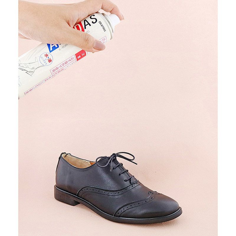 対象から20cm以上離してスプレーしてください