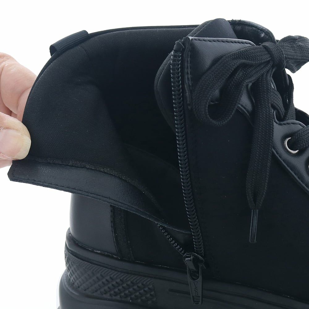 ライニングもスポンジ入り生地でふっくら