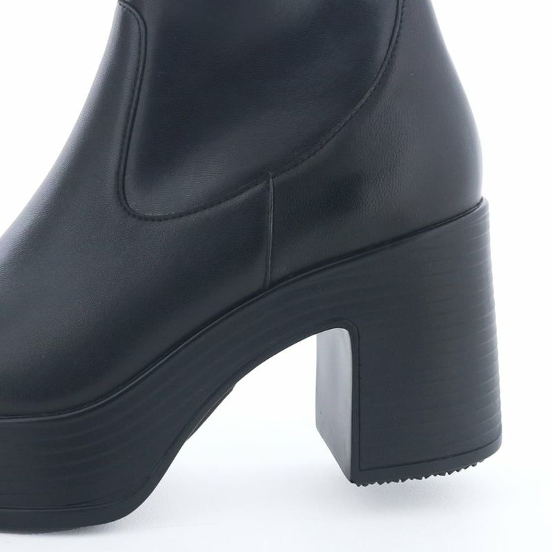 ヒールの高さ：約8.5cm