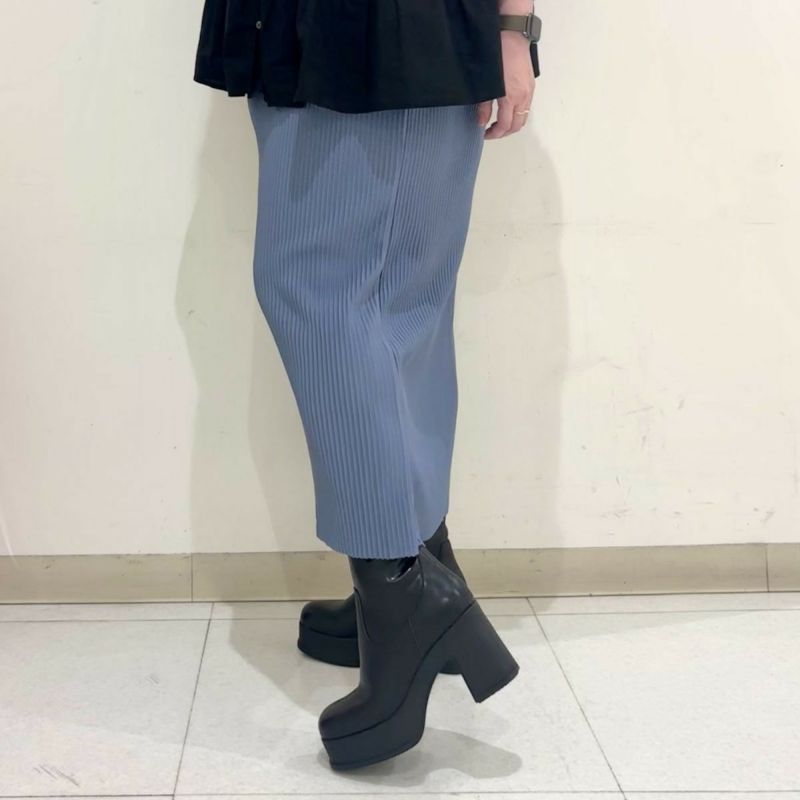 スタッフ着用：ブラック