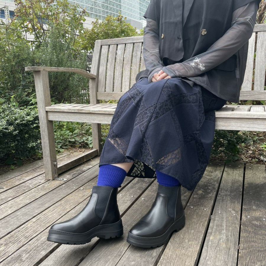 スタッフ着用：ブラック