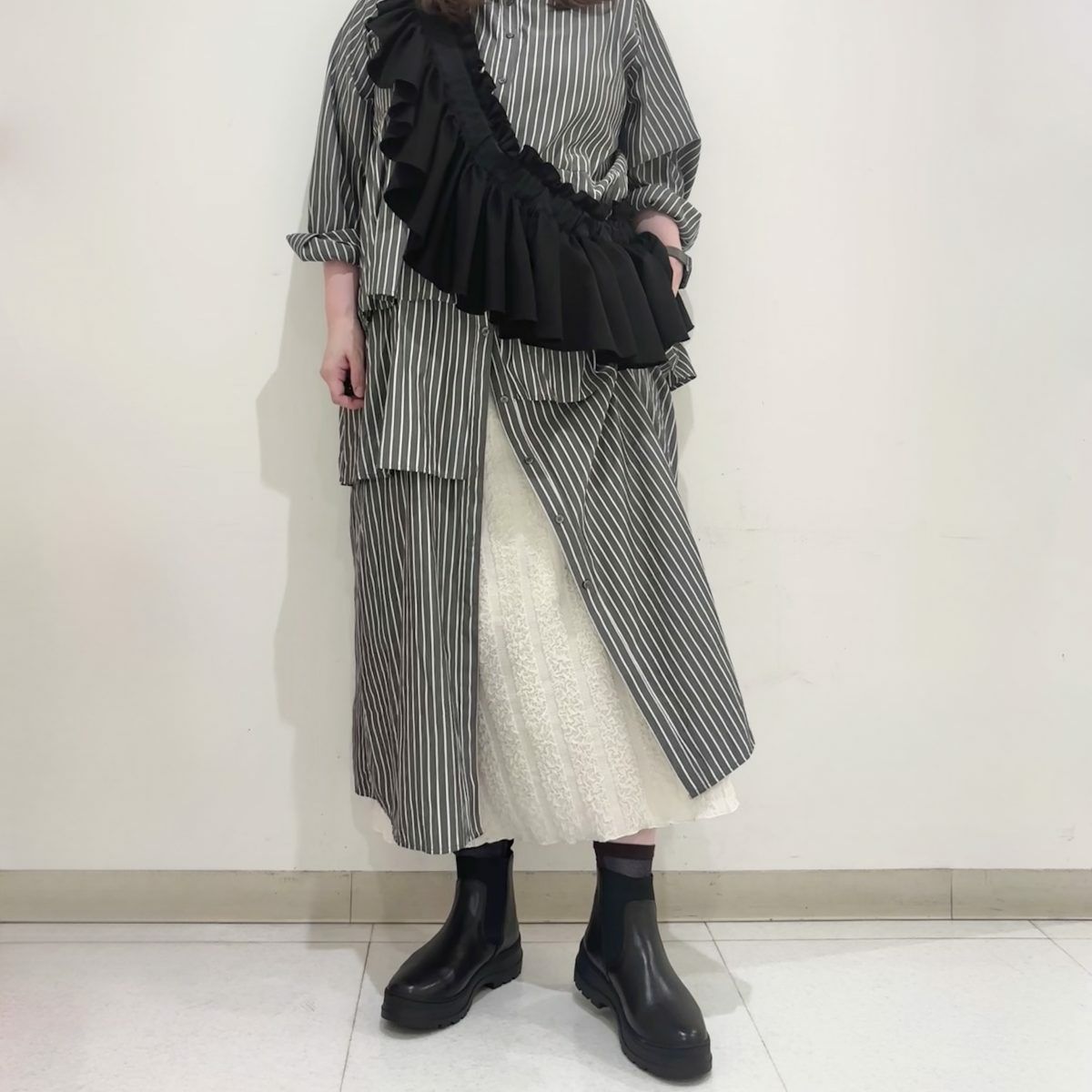 スタッフ着用：ブラック