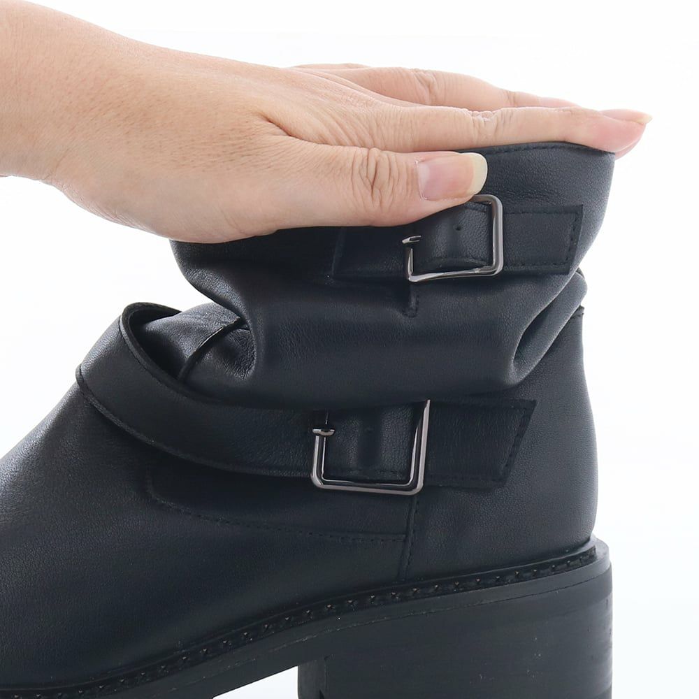 柔らかく仕立てたシャフトは足の動きを妨げません