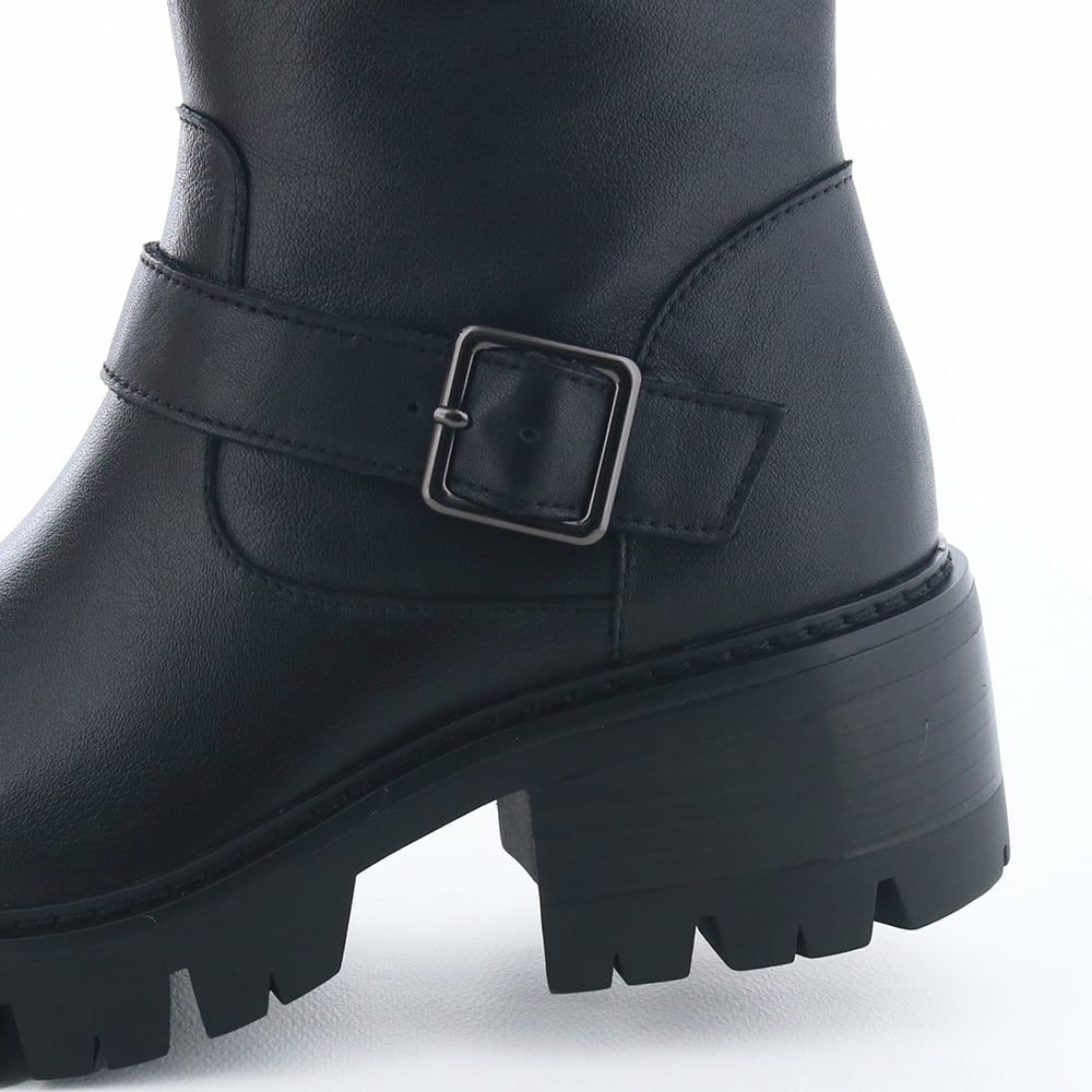 ヒールの高さ：約5.5cm