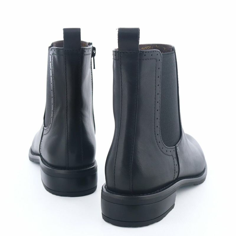 きちんと感ある佇まいはそのまま。オンオフ問わず幅広く活躍します