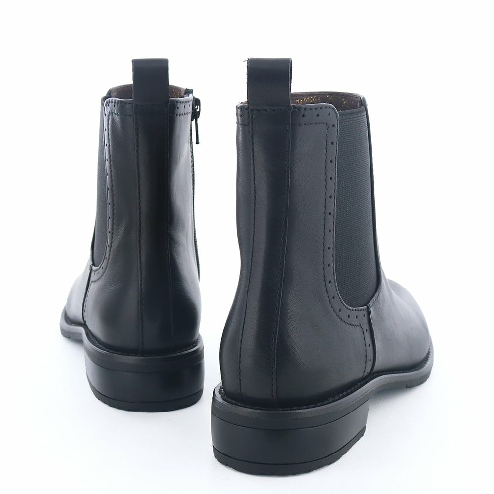 きちんと感ある佇まいはそのまま。オンオフ問わず幅広く活躍します