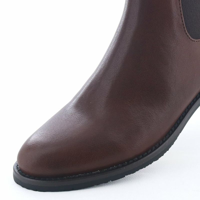 装飾を外したことですっきり見えする足元に