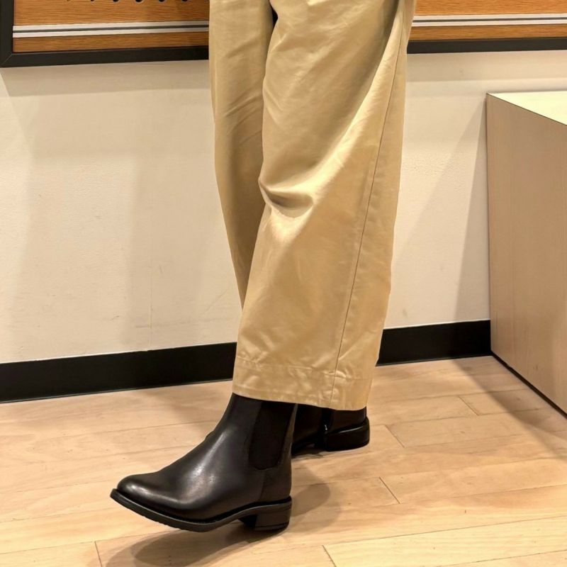 スタッフ着用:：ブラック